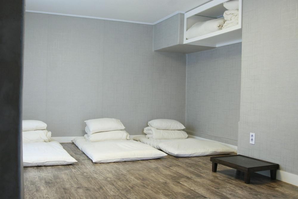 Crib 49 Guesthouse - Foreigner Only Seoul Eksteriør billede