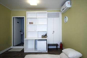 Crib 49 Guesthouse - Foreigner Only Seoul Eksteriør billede